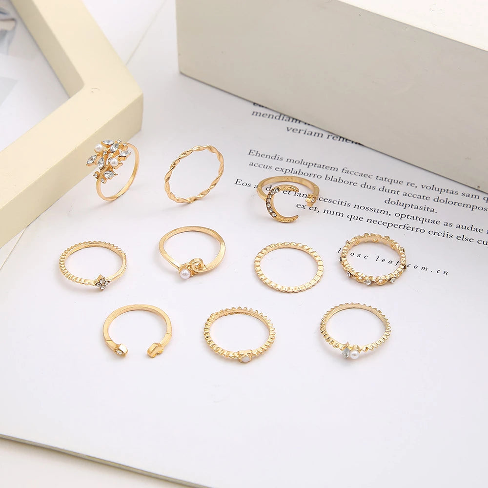 10個の exquisite ボヘミアンシルバーとゴールドリングのセット