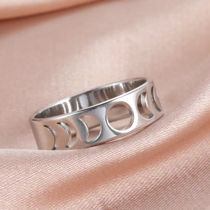 魅力的なハイポアレルゲン925スターリングシルバーコーティングのスチールシッケルリング - 忘れられないハロウィンナイトのために