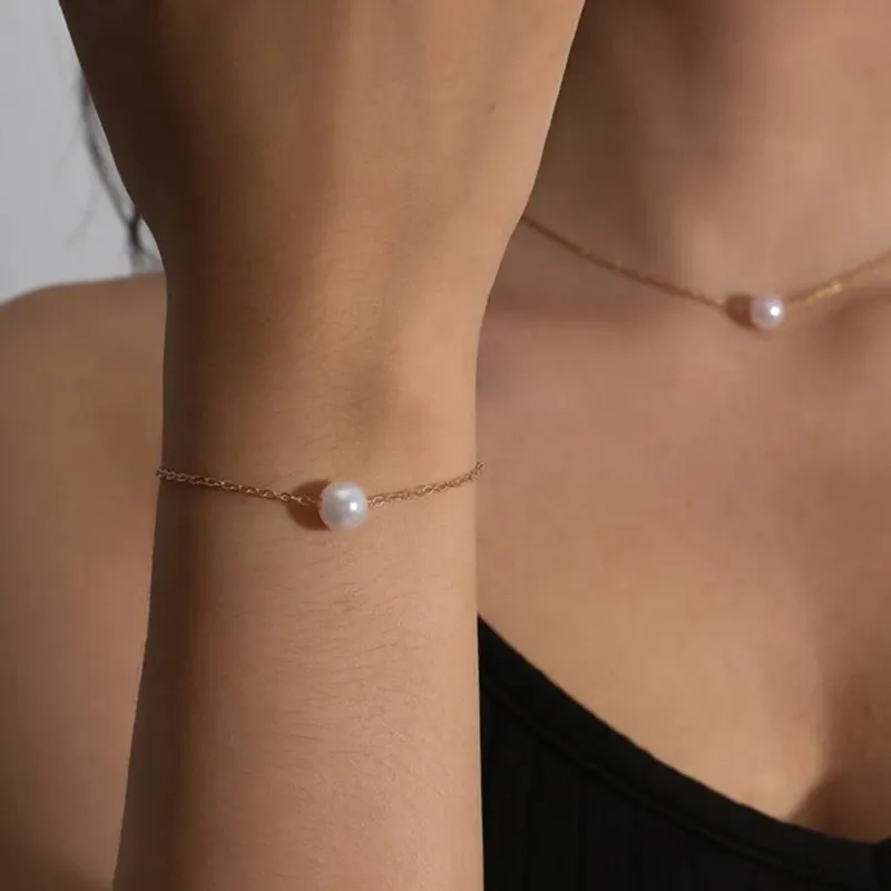 エレガントなゴールドパールブレスレット