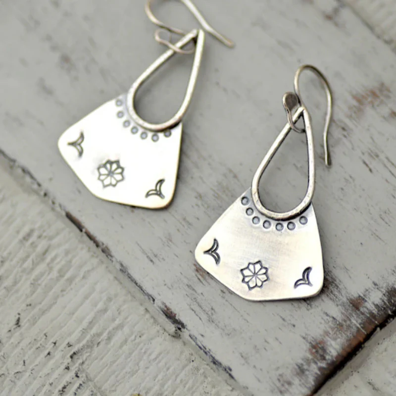 エレガントなヴィンテージシルバーイヤリング バウメルテ製