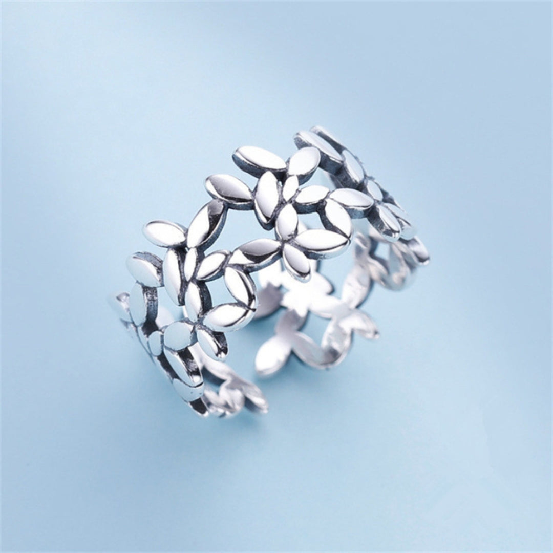 高品質なスターリングシルバー製のエレガントな調節可能なアイビーリング