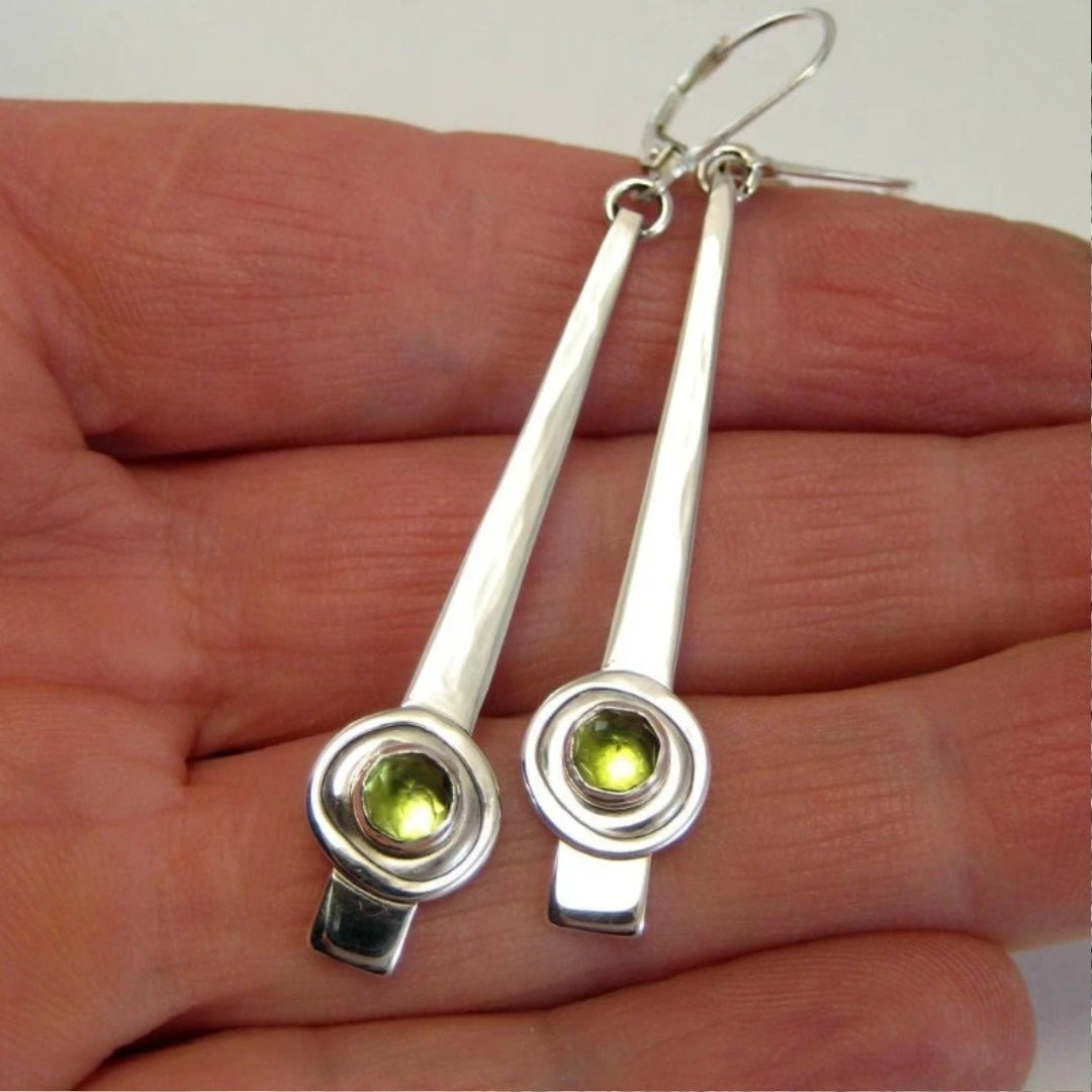 魅力的なヴィンテージイヤリング、華やかな黄色のクリスタルを持つエレガントなシルバーデザイン