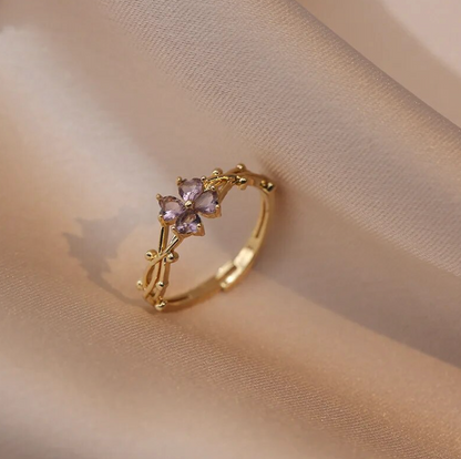 魅力的な調整可能なデイジーリング、輝くアメジストキュービックジルコニア付き、18金コーティング