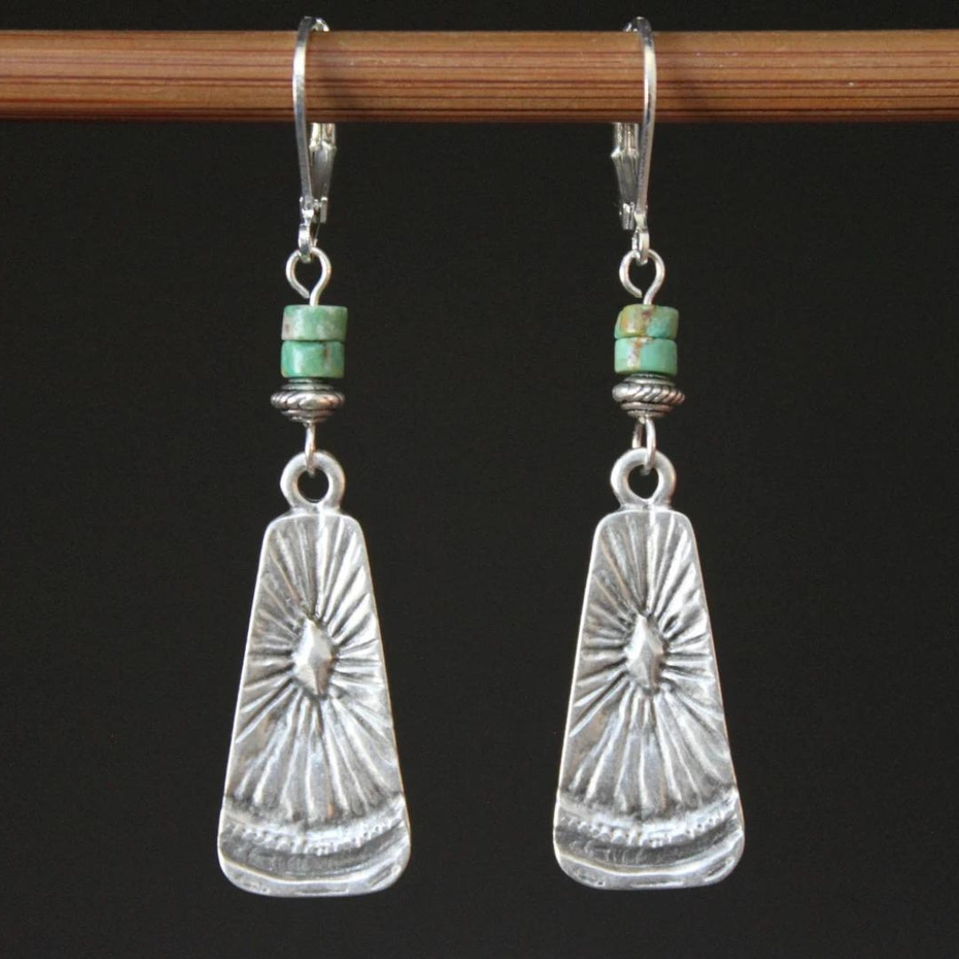 エレガントなゴールデンボヘミアンマヤピアス