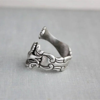 美しいハチドリの花リング