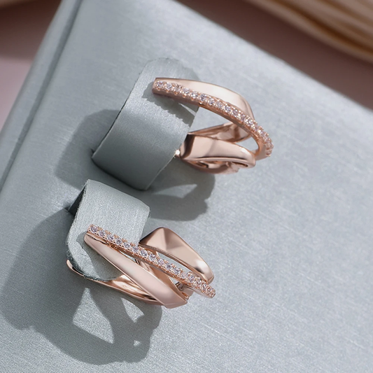 高品質な不規則なデザインのイヤリング、上品なゴールドトーン