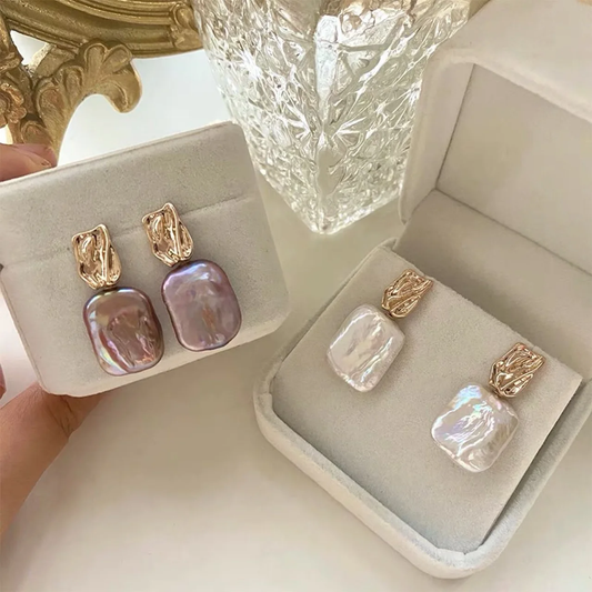 エクスクイジットバロックパールイヤリング ゴールドアクセント付き