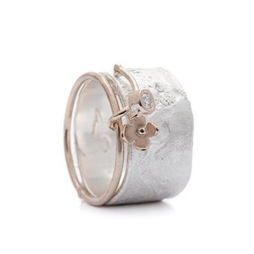 エレガントなヴィンテージシルバーリング