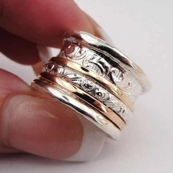 エレガントなヴィンテージゴールド＆シルバーリング