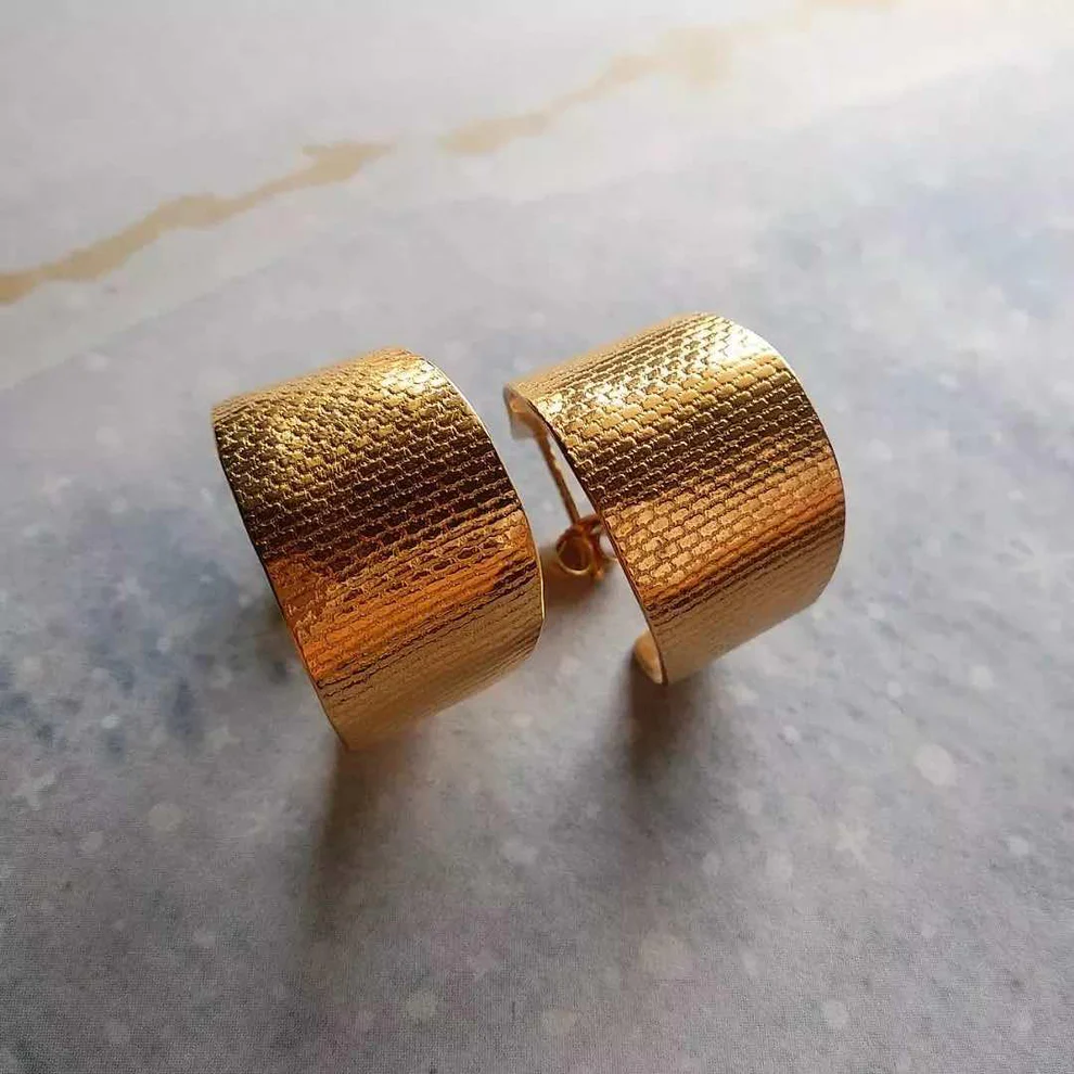 魅力的なヴィンテージゴールドカゴ型イヤリング